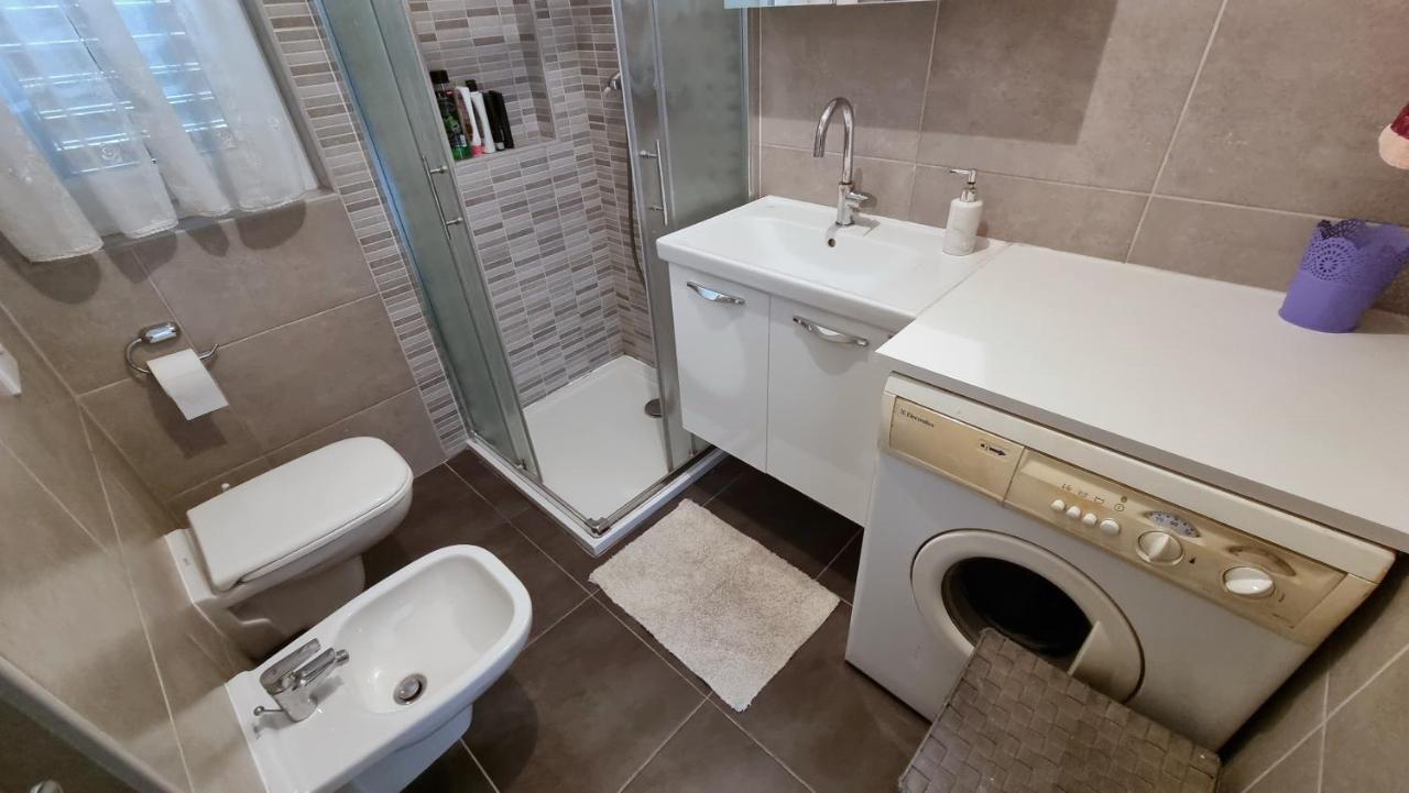 Apartment Tica Оміш Екстер'єр фото