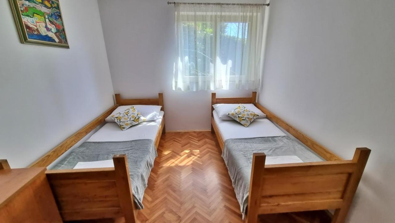 Apartment Tica Оміш Екстер'єр фото