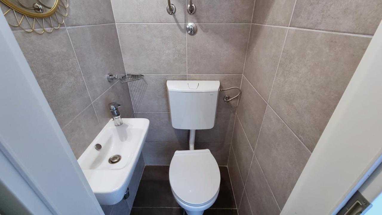 Apartment Tica Оміш Екстер'єр фото