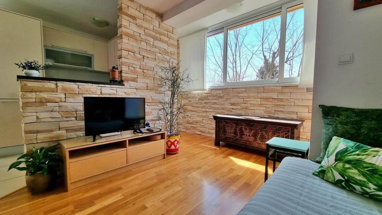Apartment Tica Оміш Екстер'єр фото