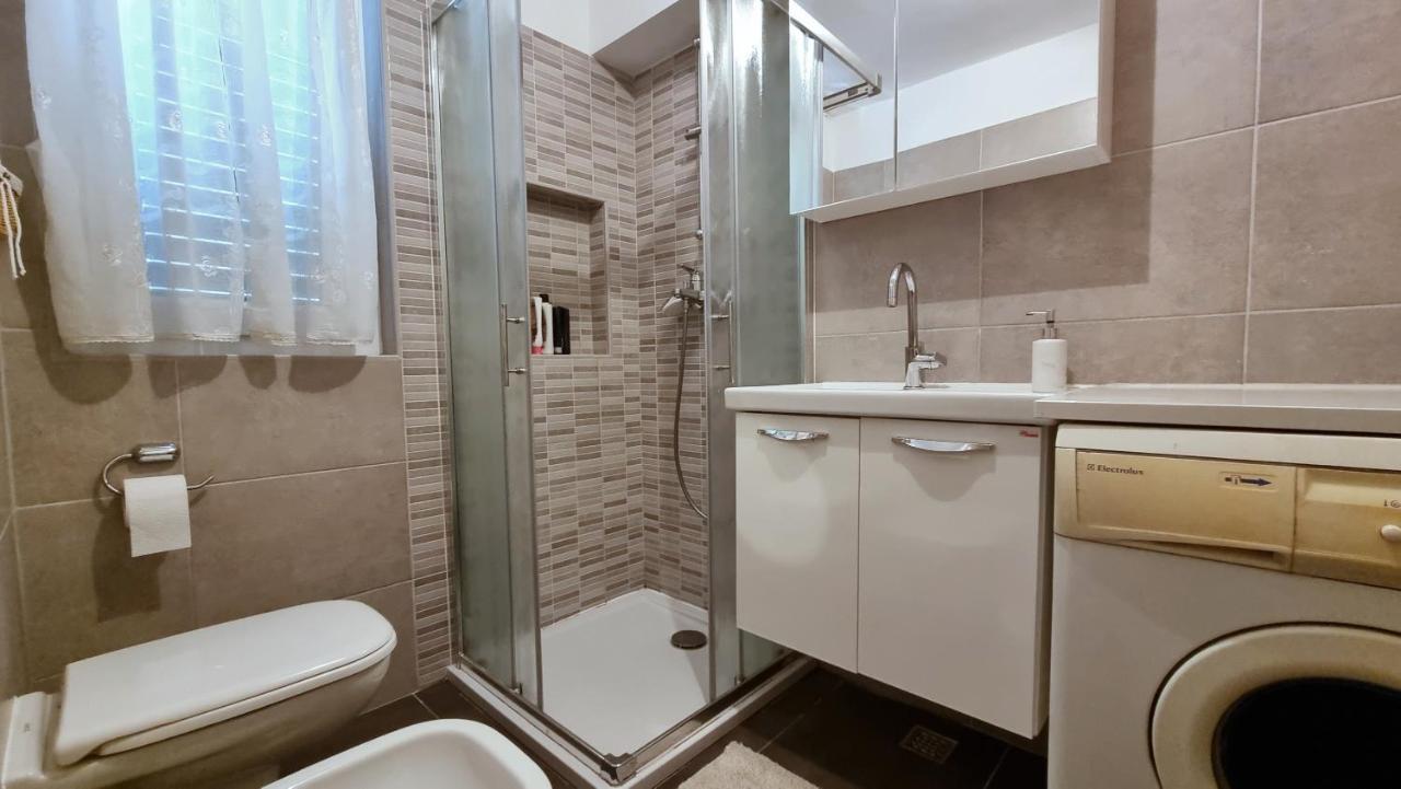 Apartment Tica Оміш Екстер'єр фото